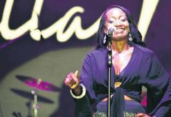 ABD’li şarkıcıdan destek