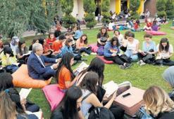 Kitap okudular bağış yaptılar