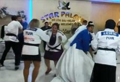 Judo müsabakası gibi düğün