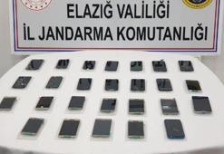 Hepsi durdurulan otomobilden çıktı!