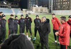 Şenol Güneş'ten, Ümit Milli Takımı'na destek