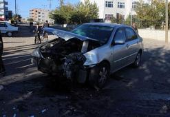 Yolcu minibüsü ile otomobil çarpıştı: 4 yaralı