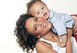 Defne Joy Foster'ın oğlu Can 10 yaşına bastı