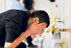 Abdest nasıl alınır? Abdestin farzı kaçtır? İşte adım adım abdest alımı...