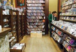 Dünyanın müziğini bir dükkâna sığdırdı