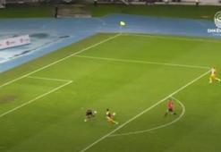 Liverpool'un yeni  yıldızı Takumi Minamino'nun gollerine bir de böyle bakın...