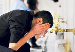 Abdest nasıl alınır? Abdest alırken besmele çekilir mi? İşte doğru abdest alımı
