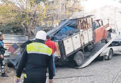 Caddelerdeki hurda araçlar kaldırılıyor