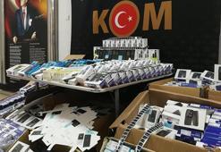 İzmir'de 1771 kaçak cep telefonu ele geçirildi