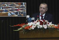 Cumhurbaşkanı Erdoğan'dan Pakistan'da son dakika açıklamaları! Konuşurken masalara vurdular