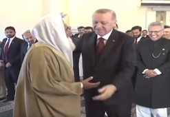 Cumhurbaşkanı Erdoğan Pakistan'da! Cuma namazında dikkat çeken görüntü