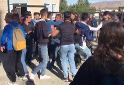 Liseliler birbirine girdi!