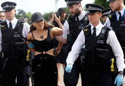 Son dakika: Canlı blog | İngiltere karıştı! Maske takmadan parkta toplandılar...