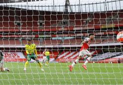 Arsenal, sahasında Norwich City'yi 4-0 yendi