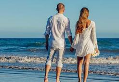 Tuhaf gelenek! Yeni evli çiftin yalnız kalması yasak!