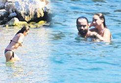 Burçin Terzioğlu halk plajında görüntülendi