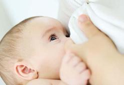 Corona virüs sürecinde bebeğinizi sütten kesmeyin!