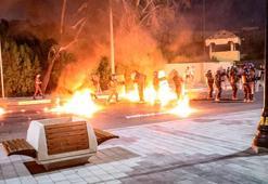 Halepçe'de göstericiler hükümet binalarını ateşe verdi