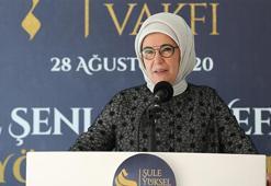 Emine Erdoğan, yazar Şule Yüksel Şenler'in vefatının 1. yılı anma programında konuştu