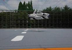 Uçan araba havalandı!