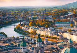 Avusturya Hakkında Bilgiler; Avusturya Bayrağı Anlamı, 2026 Nüfusu, Başkenti, Para Birimi Ve Saat Farkı