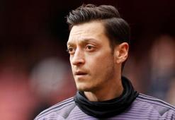 Mesut Özil, Twitter'dan takipçilerinin sorularını cevapladı