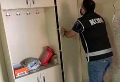 Vestiyerin arkasındaki gizli odada yüzlerce kaçak telefon bulundu