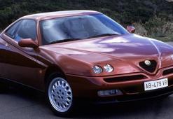 Sportif karakterli sedan Alfa Romeo 156