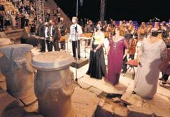Antik kentte opera