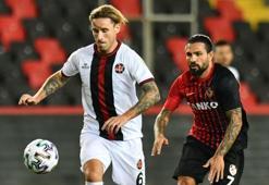 Fatih Karagümrük'te 14 geldi, 14 gitti