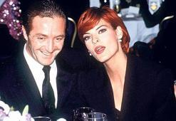 Eski eşine karşı kadınların yanında