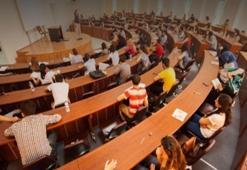 Fransız Dili Ve Edebiyatı Bölümü Nedir, Dersleri Nelerdir? Mezunu Ne İş Yapar?