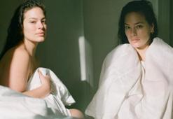 Ashley Graham'dan üstsüz pozlar! Fotoğrafları kocası çekti