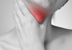 Gırtlak (boğaz) kanseri belirtileri nelerdir? Gırtlak (larenks) kanserinin tedavi yöntemleri