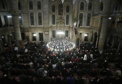 Şafi Mezhebi Nedir? Şafi Mezhebine Göre Abdest Nasıl Alınır Ve Namaz Nasıl Kılınır?