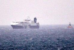 Çanakkale'de 24 kişi ve 220 aracın olduğu Ro-Ro gemisinde yangın