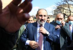 Son dakika... Sarkisyan Paşinyan'ın Genelkurmay Başkanı'nı kovmasını reddetti