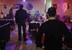 Bahçelievler'de sokağa çıkma kısıtlamasında müzikholde basıldılar