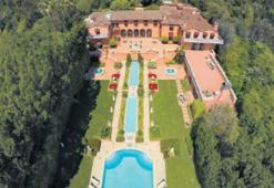 ‘Baba’nın çekildiği malikâne satılıyor