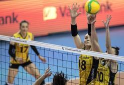 VakıfBank, üst üste dokuzuncu kez yarı finalde