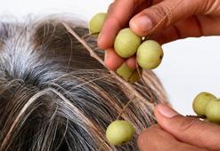 Beyaz saçları yok edip yeniden çıkmasını önleyecek 9 doğal çözüm