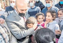 Bornovalı çocuklara su parkı