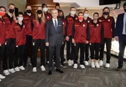 Son dakika - Mustafa Cengiz, kadın basketbol takımıyla bir araya geldi