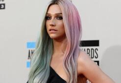 Kesha Bu Evde Oturuyor!