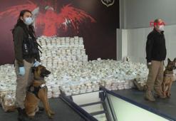 3 bin 860 kilo esrar, 99 bin uyuşturucu hap ele geçirildi