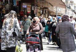 Tam kapanmaya saatler kala Gaziantep'teki çarşılar doldu