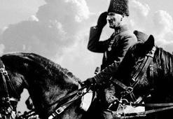 Rütbeyle değil benliğiyle yöneten lider