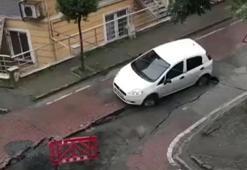 Avcılar’da çalışma yapılan yol 20 günde 4'üncü kez çöktü