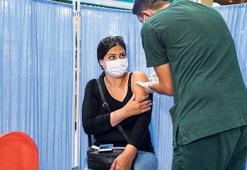 AVM’lerde aşılamada ‘yabancı’ kuyruğu