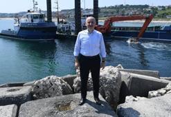Bakan Karaismailoğlu, Karaburun balıkçı barınağını ziyaret etti